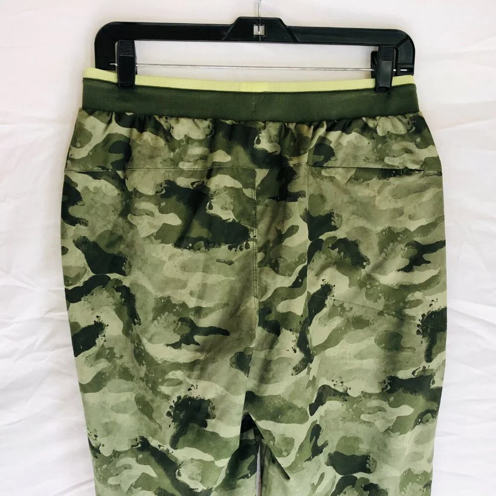 Fabletics The Fundamental‎ Jogger Pants Men's Size Small Green Camo Performance